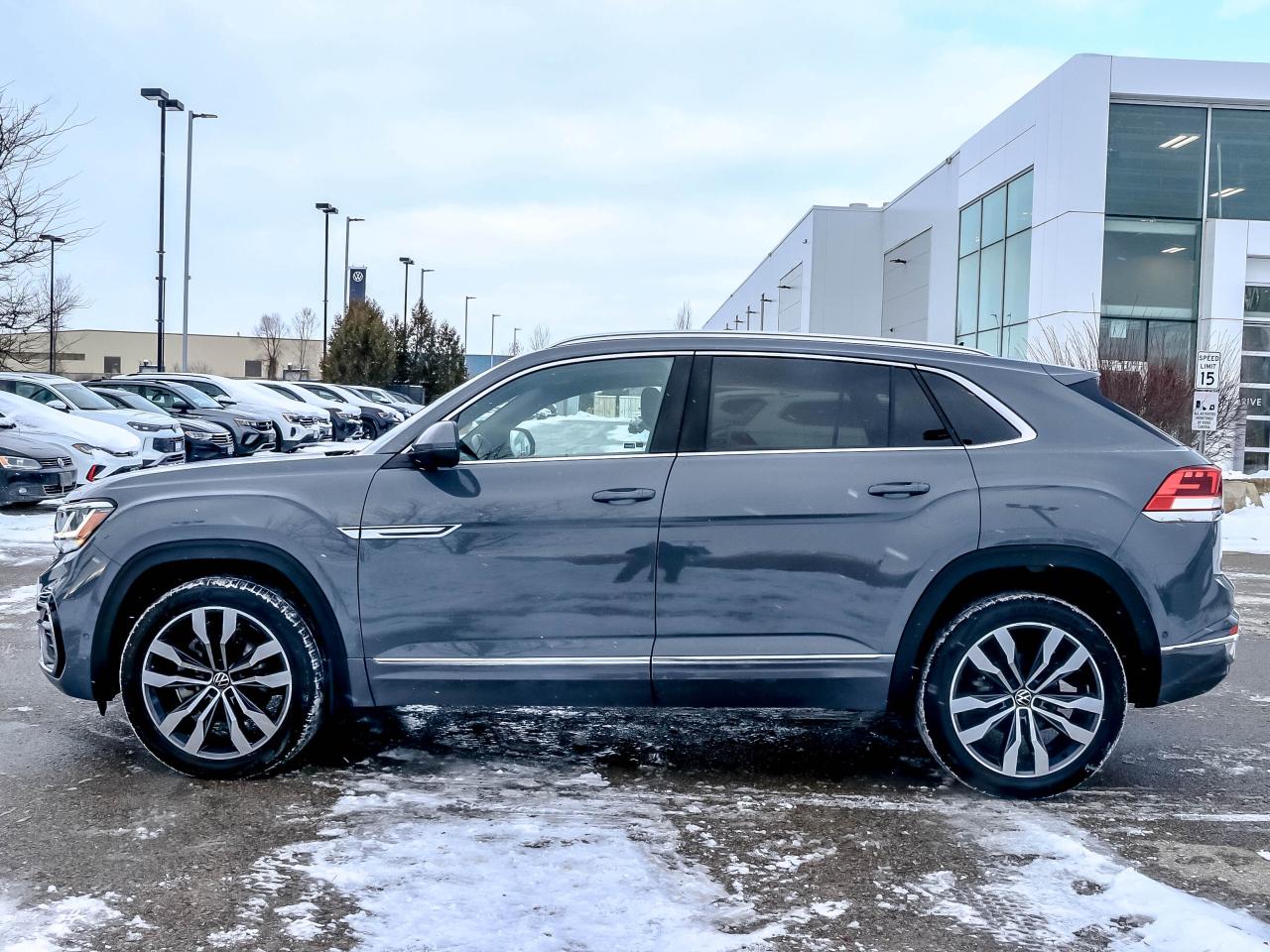 2023 Volkswagen Atlas Cross Sport Execline 3.6 FSI 4MOTION Photo