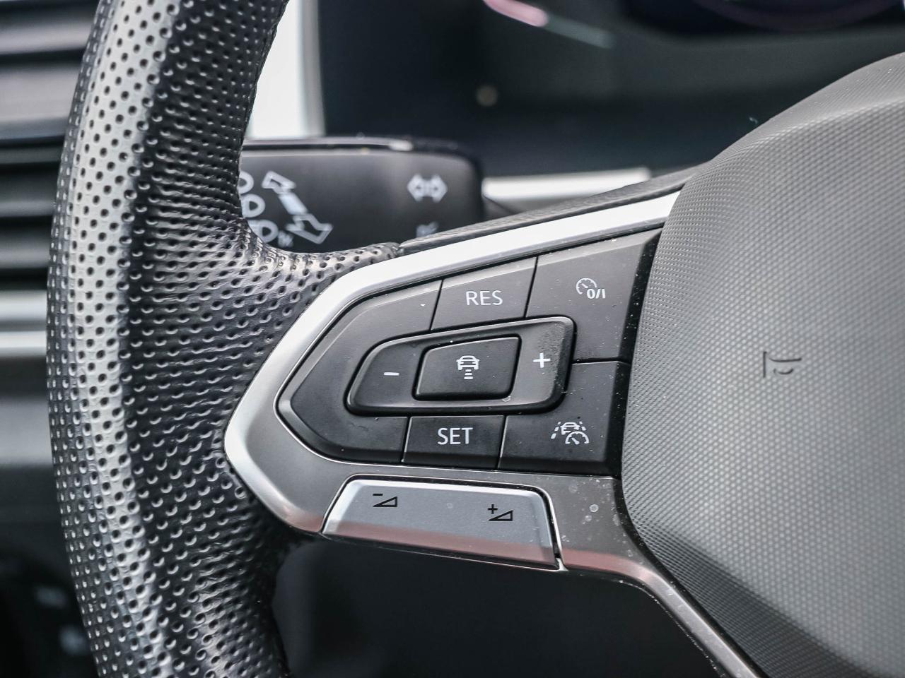 2023 Volkswagen Atlas Cross Sport Execline 3.6 FSI 4MOTION Photo