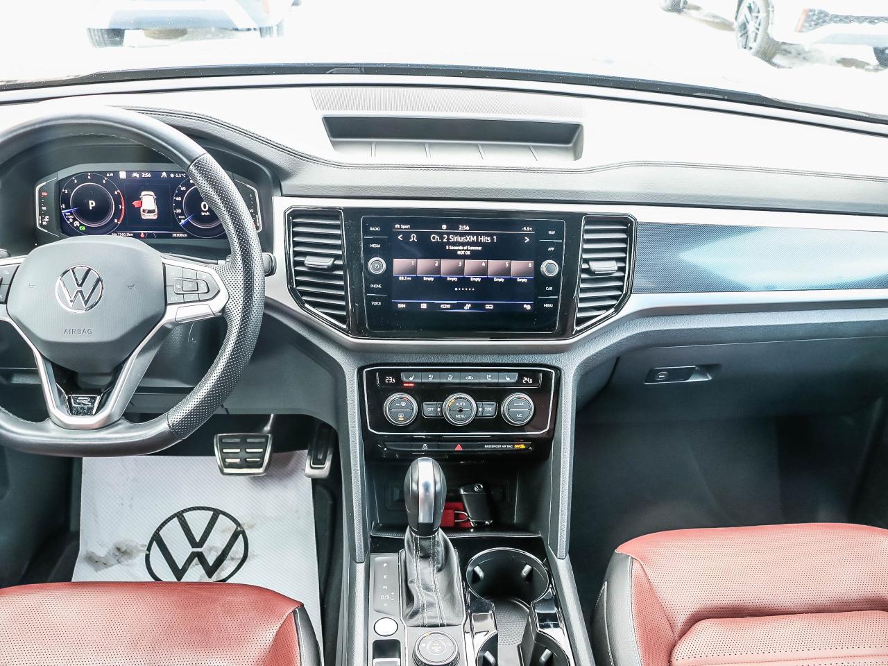 2023 Volkswagen Atlas Cross Sport Execline 3.6 FSI 4MOTION Photo