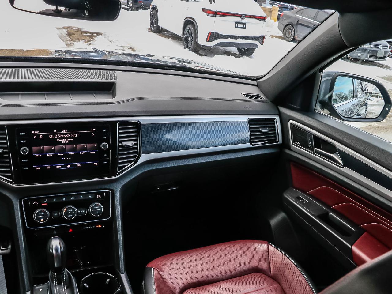 2023 Volkswagen Atlas Cross Sport Execline 3.6 FSI 4MOTION Photo