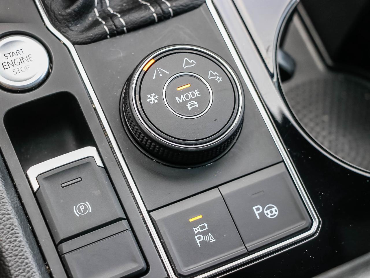 2023 Volkswagen Atlas Cross Sport Execline 3.6 FSI 4MOTION Photo