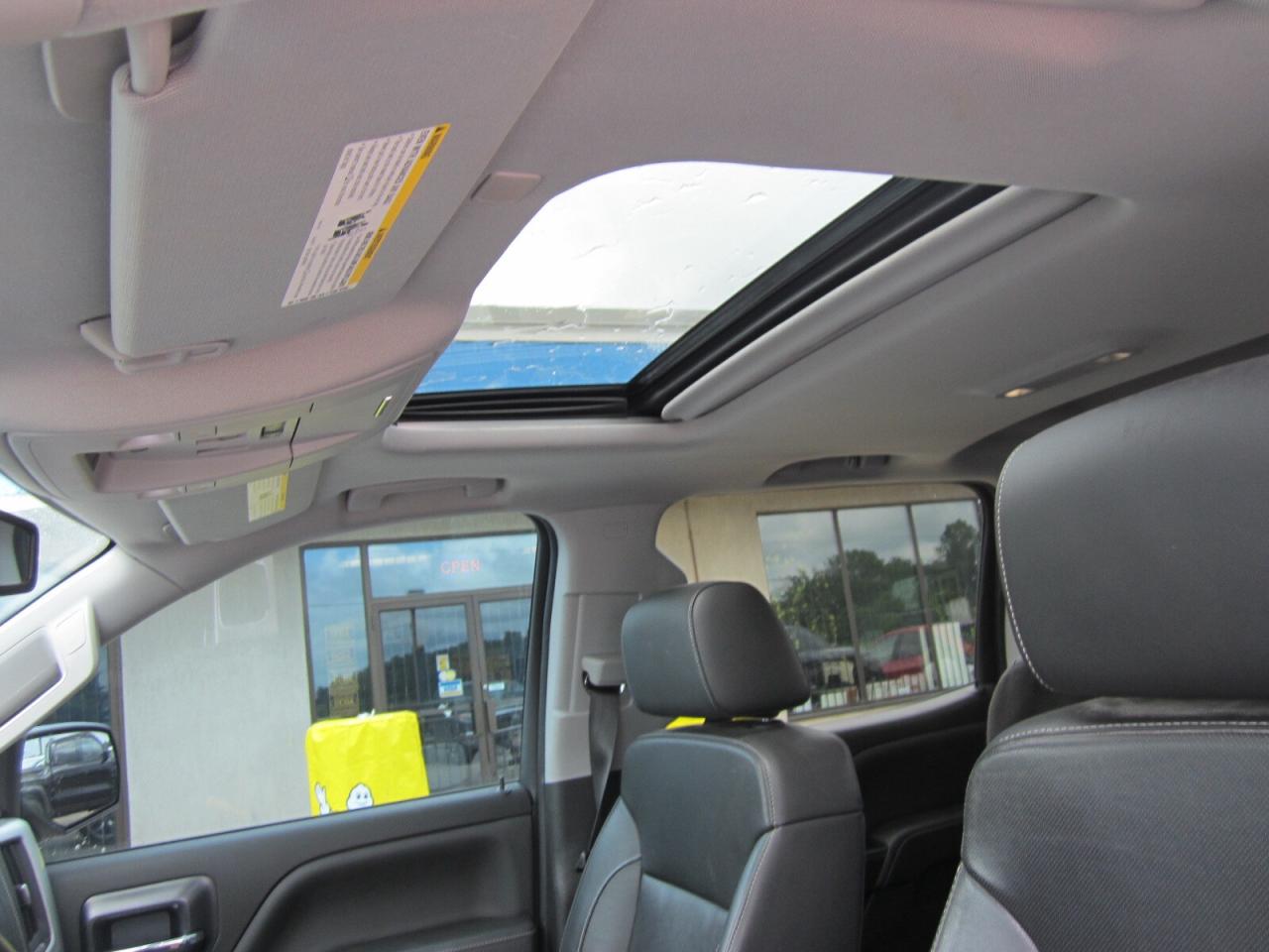 2018 GMC Sierra 1500 SLT Z71 ONE OWNER NO ACCIDENT DAMAGE Photo