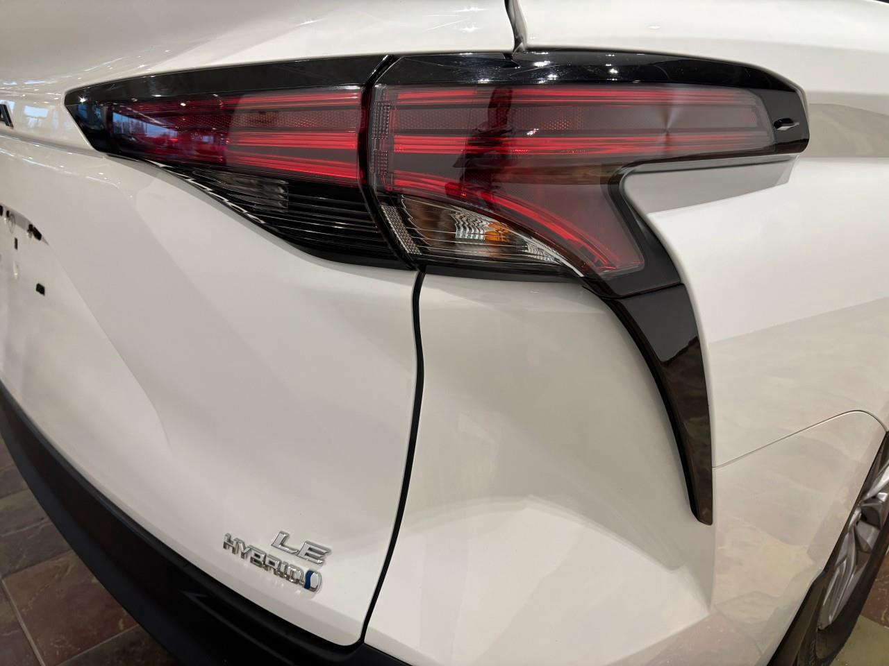 2021 Toyota Sienna LE 8-Passenger Photo