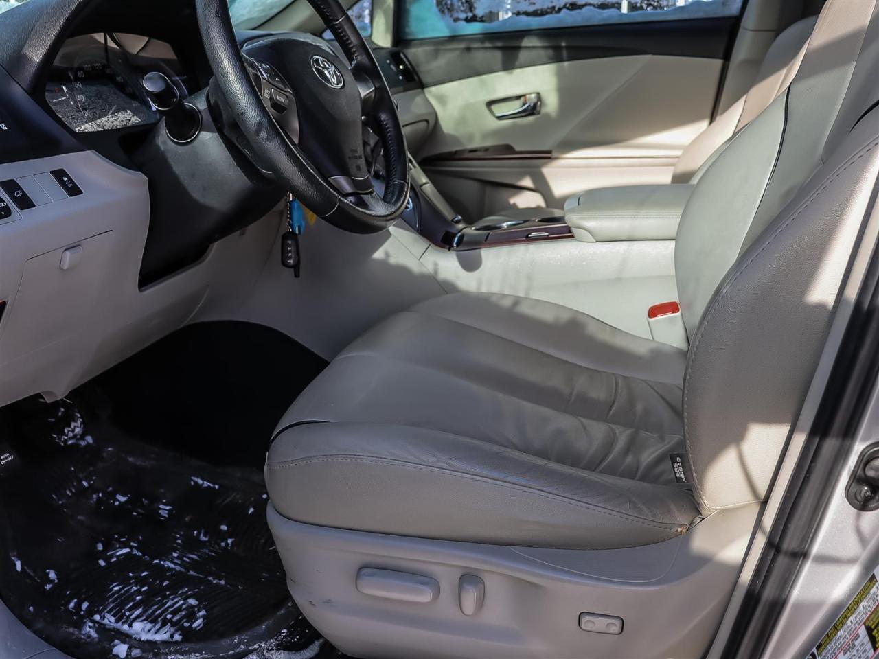 2009 Toyota Venza AWD REAR CAMERA SUNROOF LEATHER&HEATED SEATS Photo