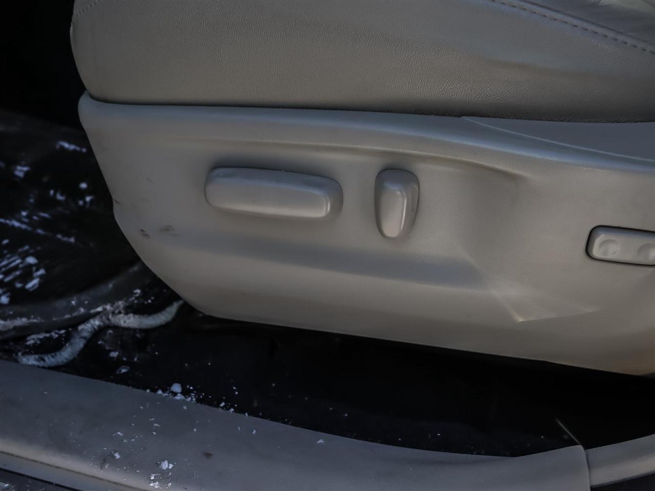 2009 Toyota Venza AWD REAR CAMERA SUNROOF LEATHER&HEATED SEATS Photo