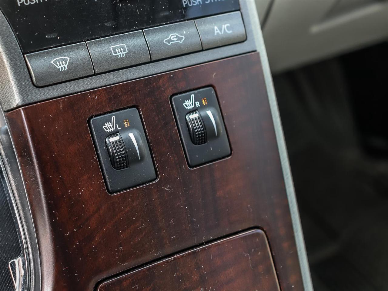 2009 Toyota Venza AWD REAR CAMERA SUNROOF LEATHER&HEATED SEATS Photo