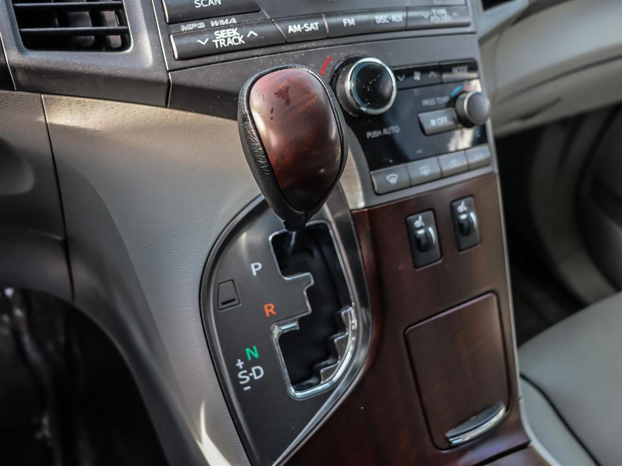 2009 Toyota Venza AWD REAR CAMERA SUNROOF LEATHER&HEATED SEATS Photo