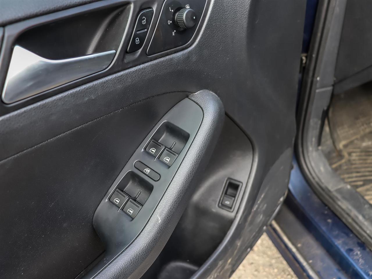 2014 Volkswagen Jetta Auto Photo4