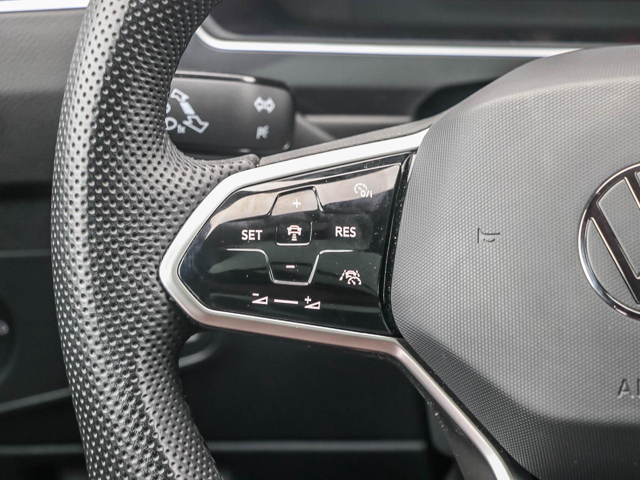 2024 Volkswagen Tiguan HIGHLINE R-LINE 4MOTION Photo