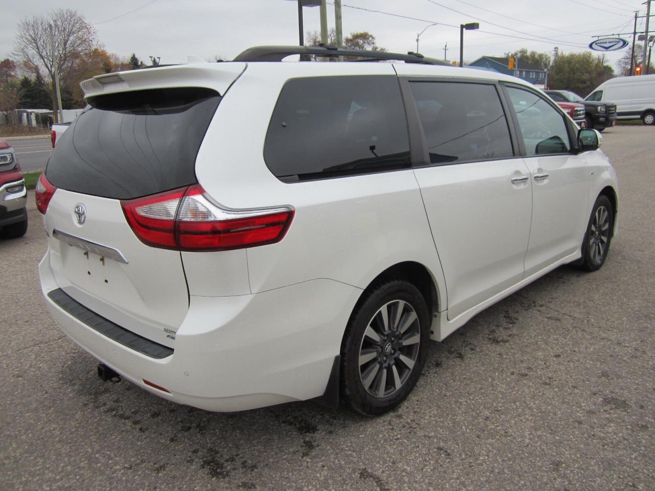 2018 Toyota Sienna XLE LIMITED AWD BROWN LEATHER NO ACCIDENTS Photo