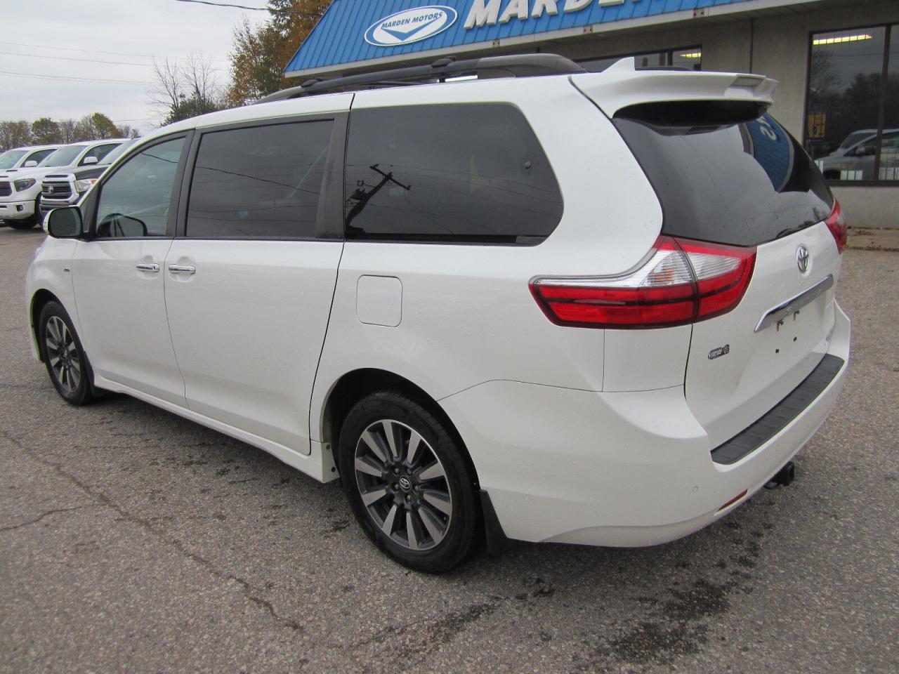 2018 Toyota Sienna XLE LIMITED AWD BROWN LEATHER NO ACCIDENTS Photo