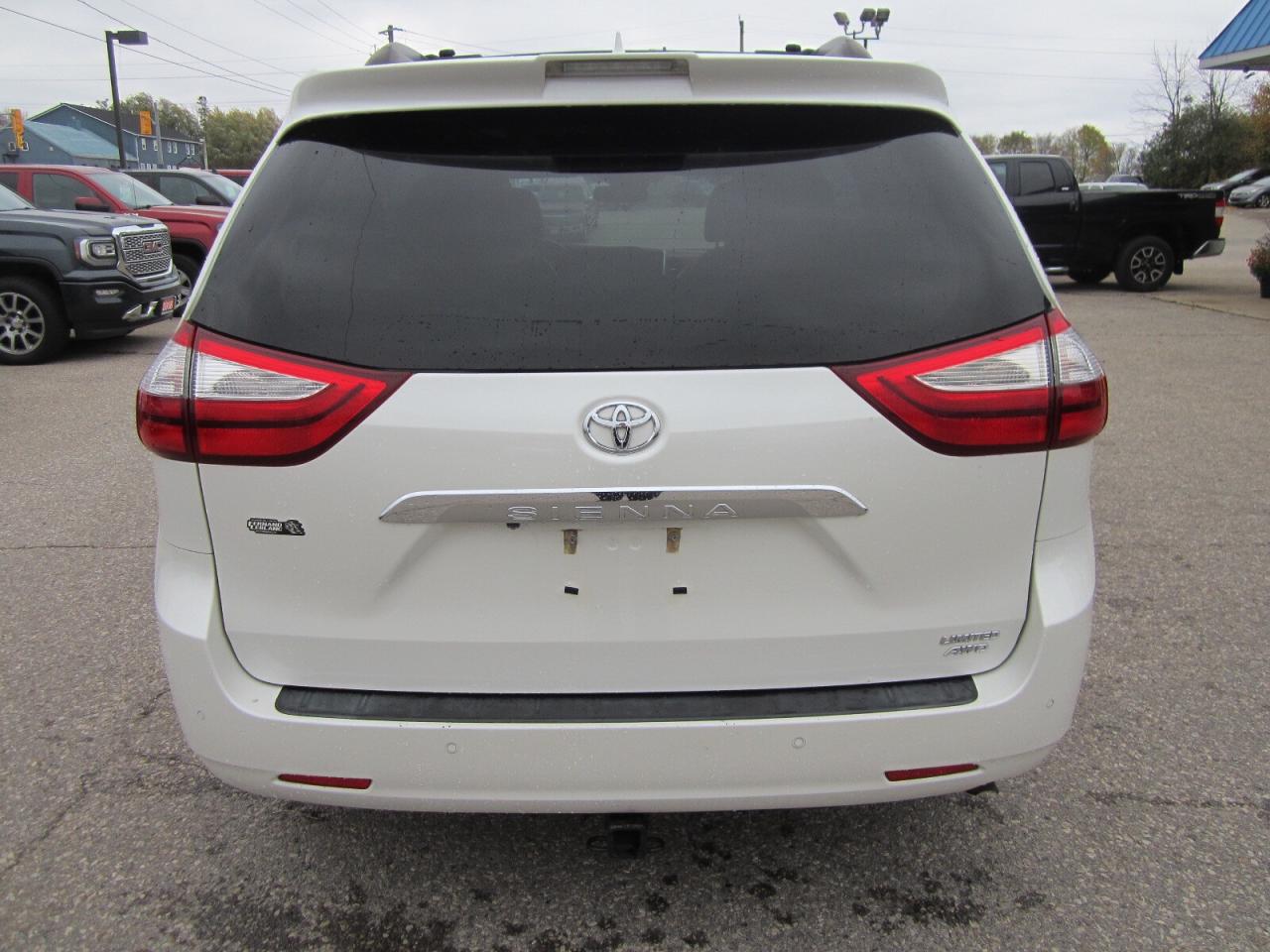 2018 Toyota Sienna XLE LIMITED AWD BROWN LEATHER NO ACCIDENTS Photo