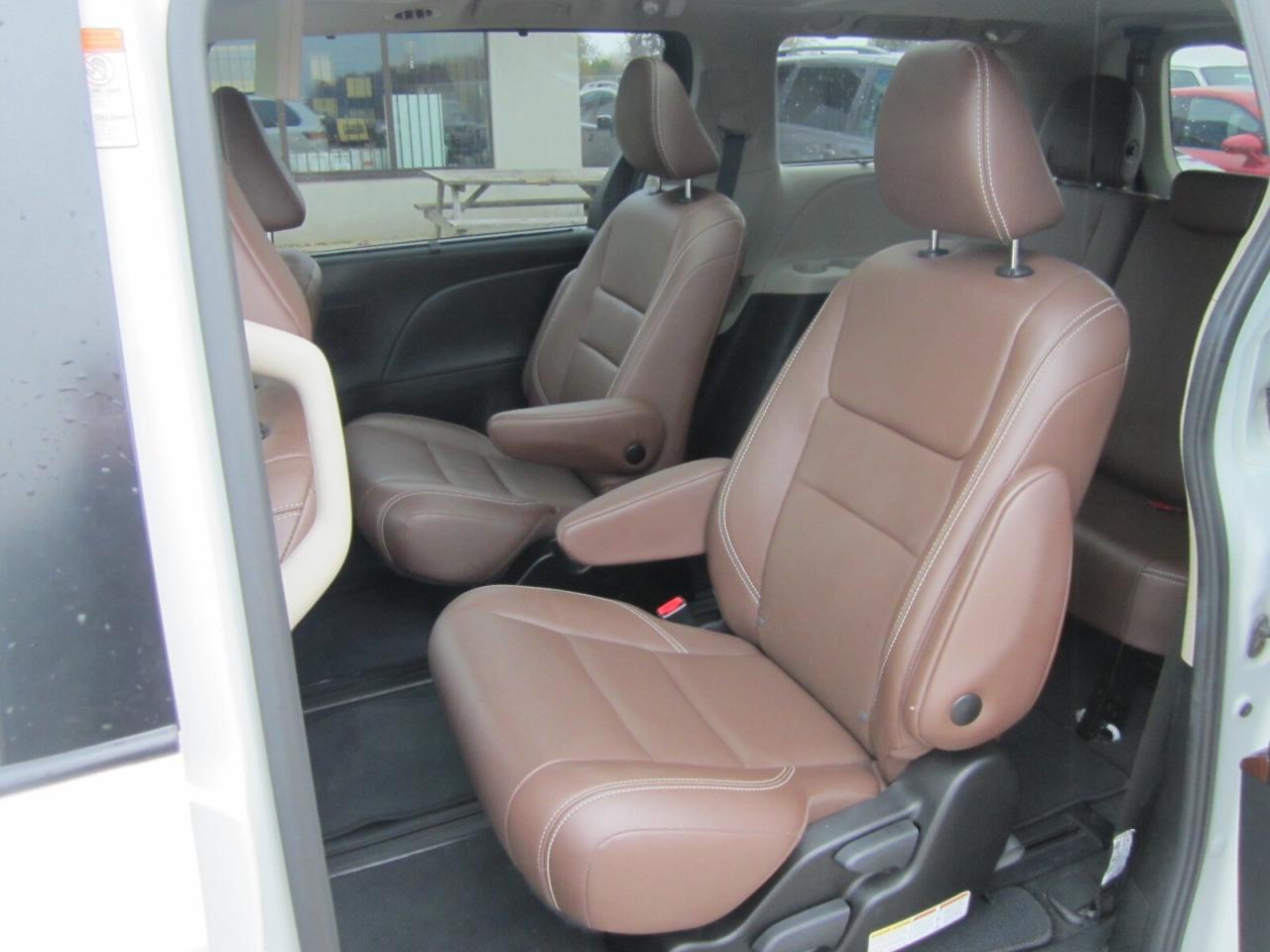 2018 Toyota Sienna XLE LIMITED AWD BROWN LEATHER NO ACCIDENTS Photo