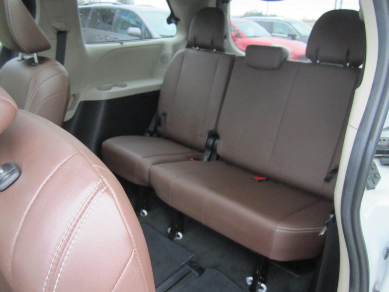 2018 Toyota Sienna XLE LIMITED AWD BROWN LEATHER NO ACCIDENTS Photo