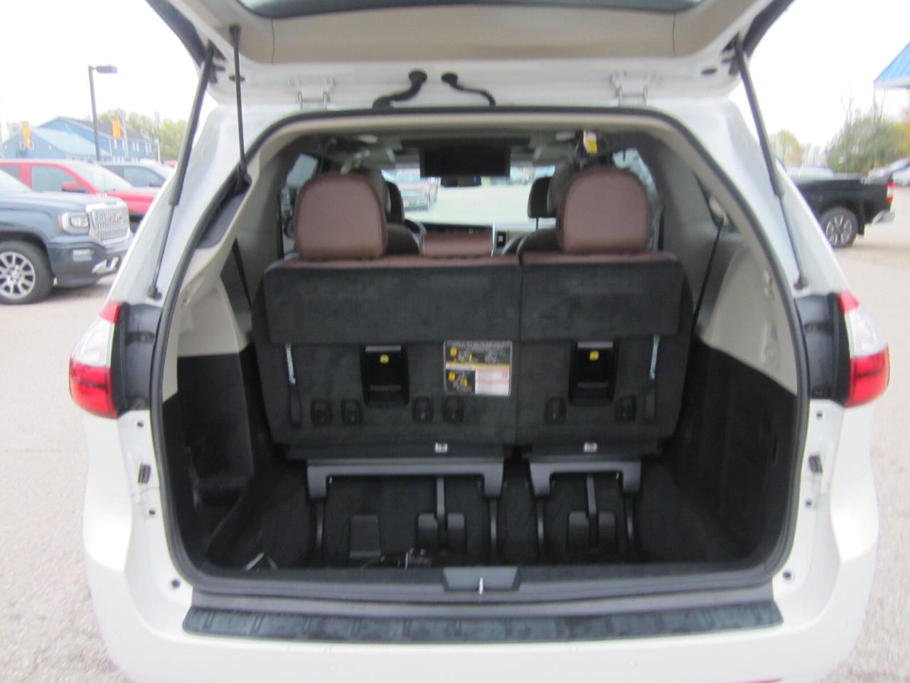 2018 Toyota Sienna XLE LIMITED AWD BROWN LEATHER NO ACCIDENTS Photo