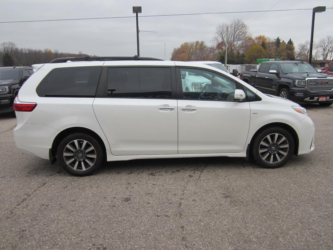 2018 Toyota Sienna XLE LIMITED AWD BROWN LEATHER NO ACCIDENTS Photo