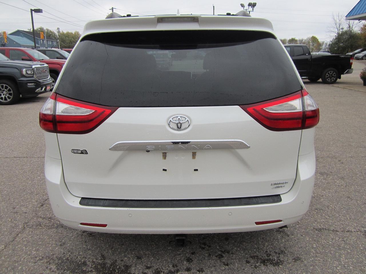 2018 Toyota Sienna XLE LIMITED AWD BROWN LEATHER NO ACCIDENTS Photo