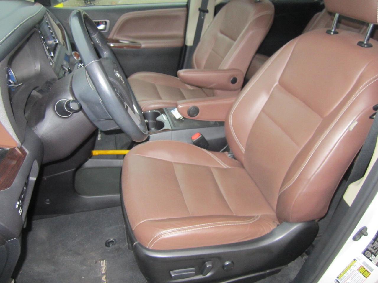 2018 Toyota Sienna XLE LIMITED AWD BROWN LEATHER NO ACCIDENTS Photo