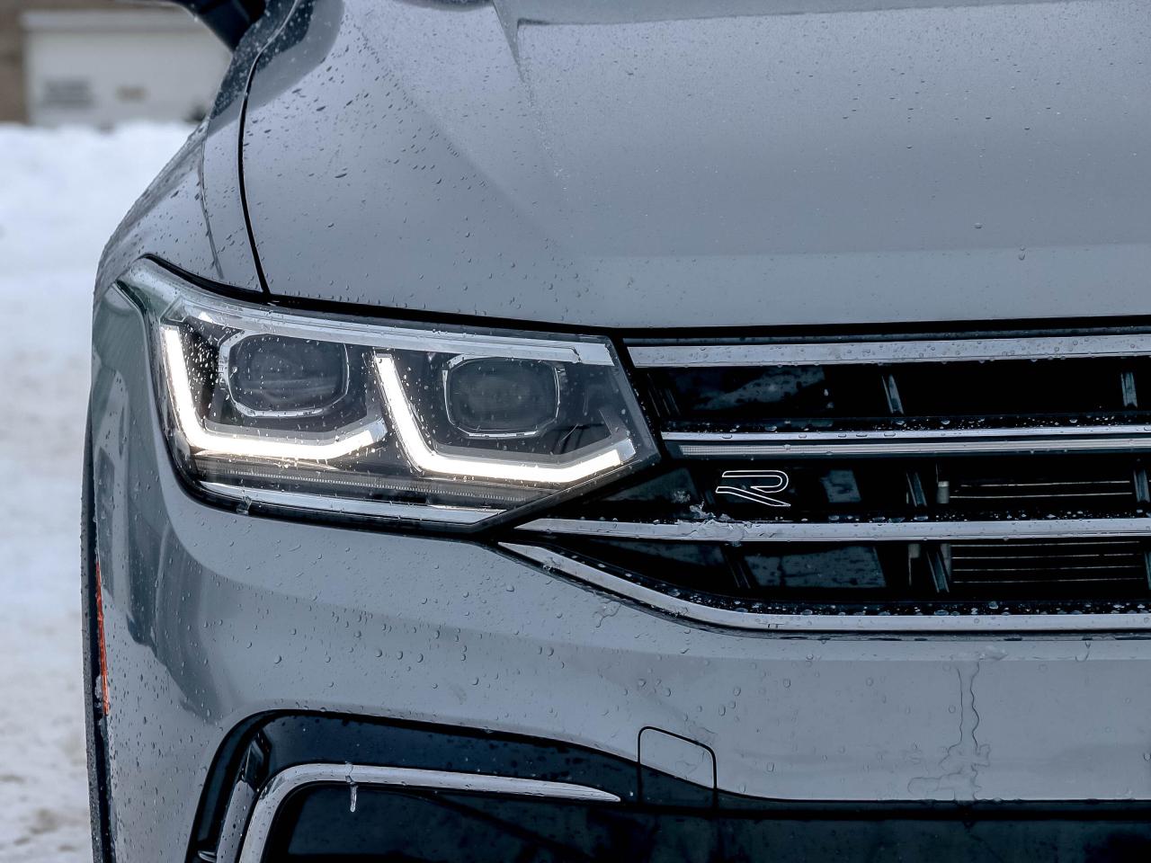 2022 Volkswagen Tiguan HIGHLINE R-LINE 4MOTION Photo2