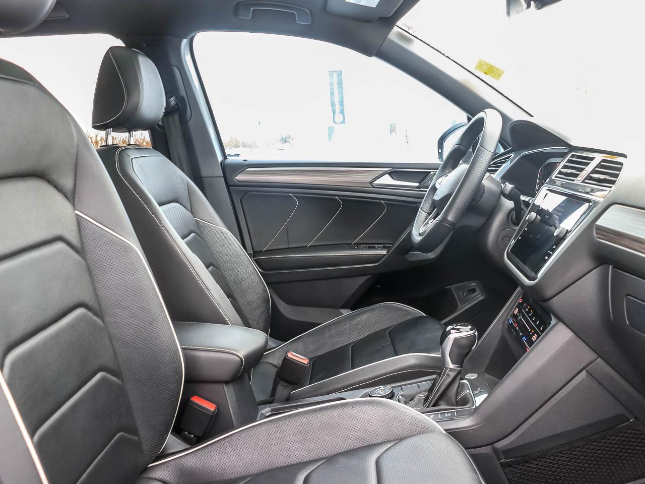 2022 Volkswagen Tiguan HIGHLINE R-LINE 4MOTION Photo