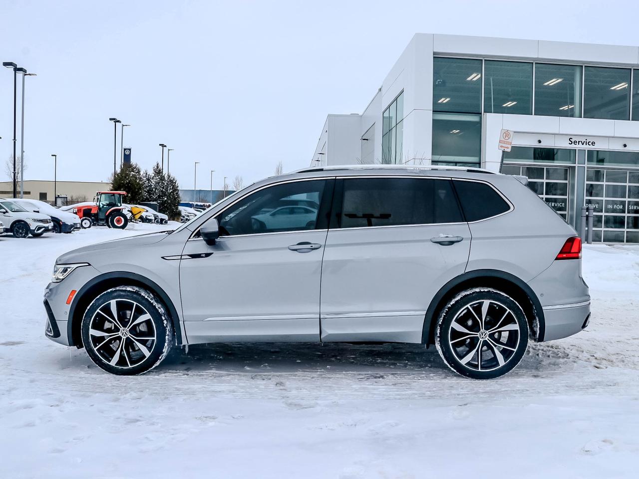 2022 Volkswagen Tiguan HIGHLINE R-LINE 4MOTION Photo