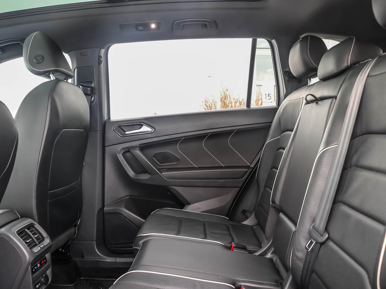 2022 Volkswagen Tiguan HIGHLINE R-LINE 4MOTION Photo