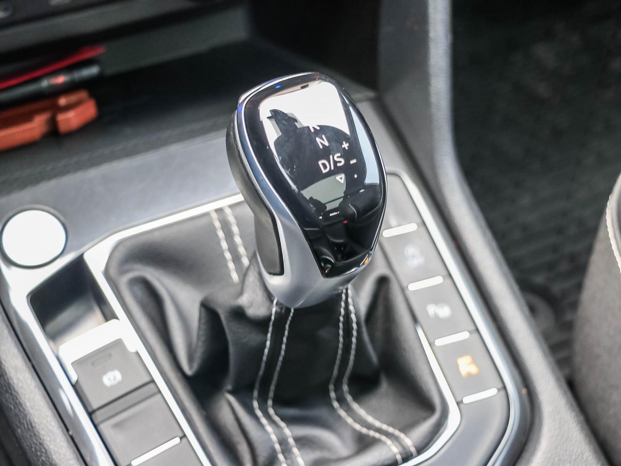 2022 Volkswagen Tiguan HIGHLINE R-LINE 4MOTION Photo