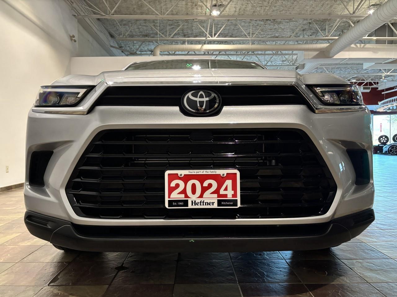 2024 Toyota Grand Highlander XLE Photo3