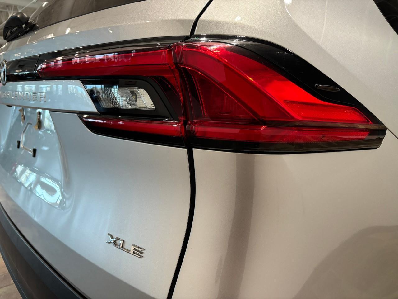 2024 Toyota Grand Highlander XLE Photo