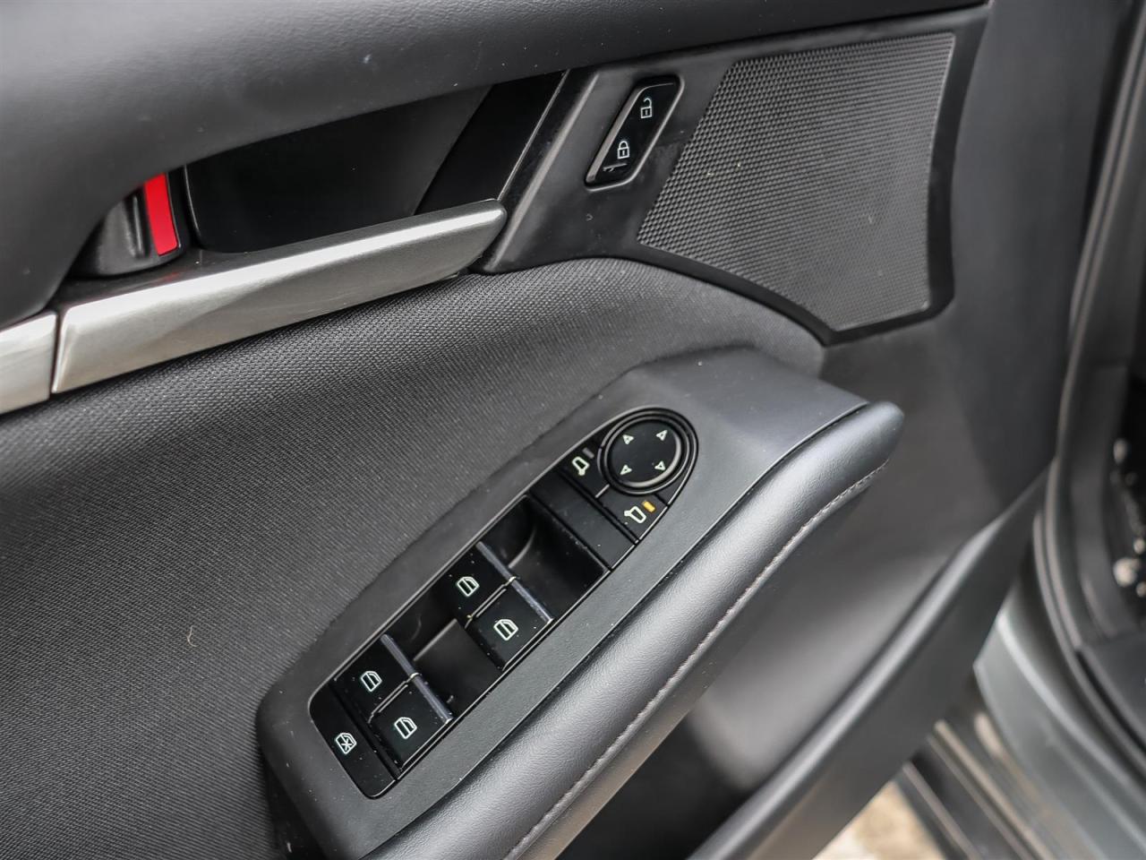 2023 Mazda MAZDA3 AWD HATCHBACK LOW LOW KM  1 OWNER CLEAN CARFAX Photo