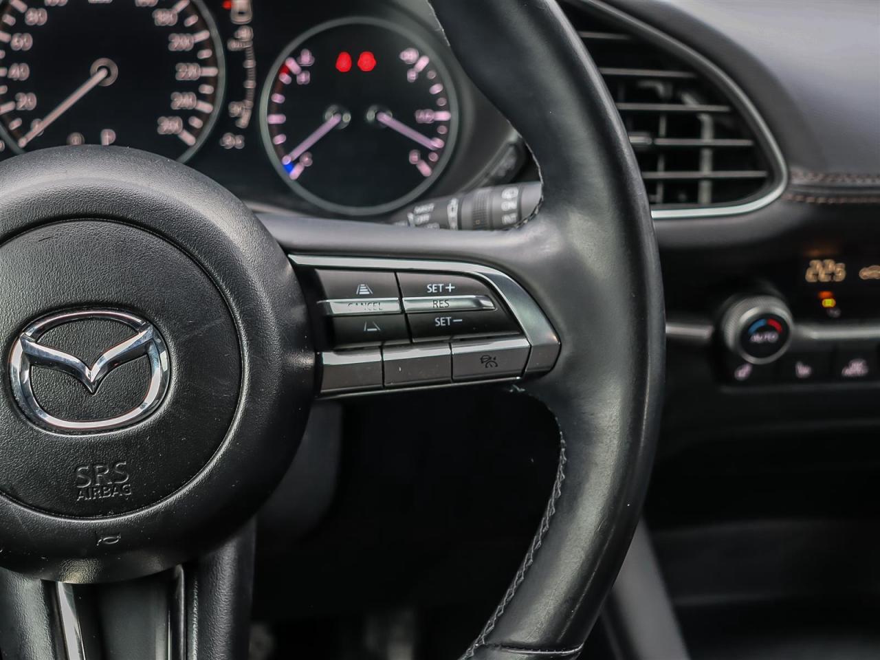 2023 Mazda MAZDA3 AWD HATCHBACK LOW LOW KM  1 OWNER CLEAN CARFAX Photo