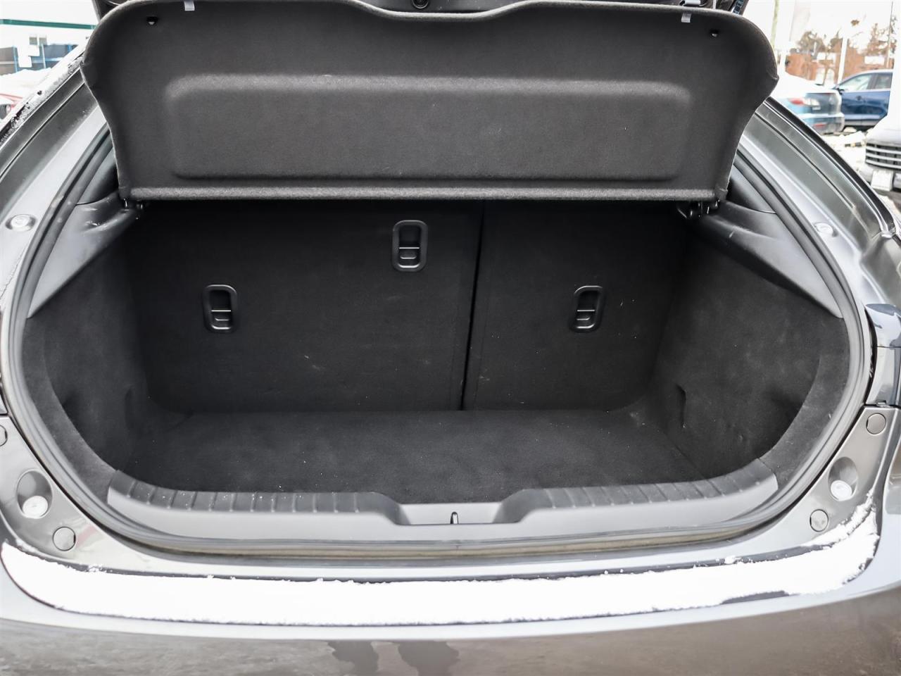 2023 Mazda MAZDA3 AWD HATCHBACK LOW LOW KM  1 OWNER CLEAN CARFAX Photo