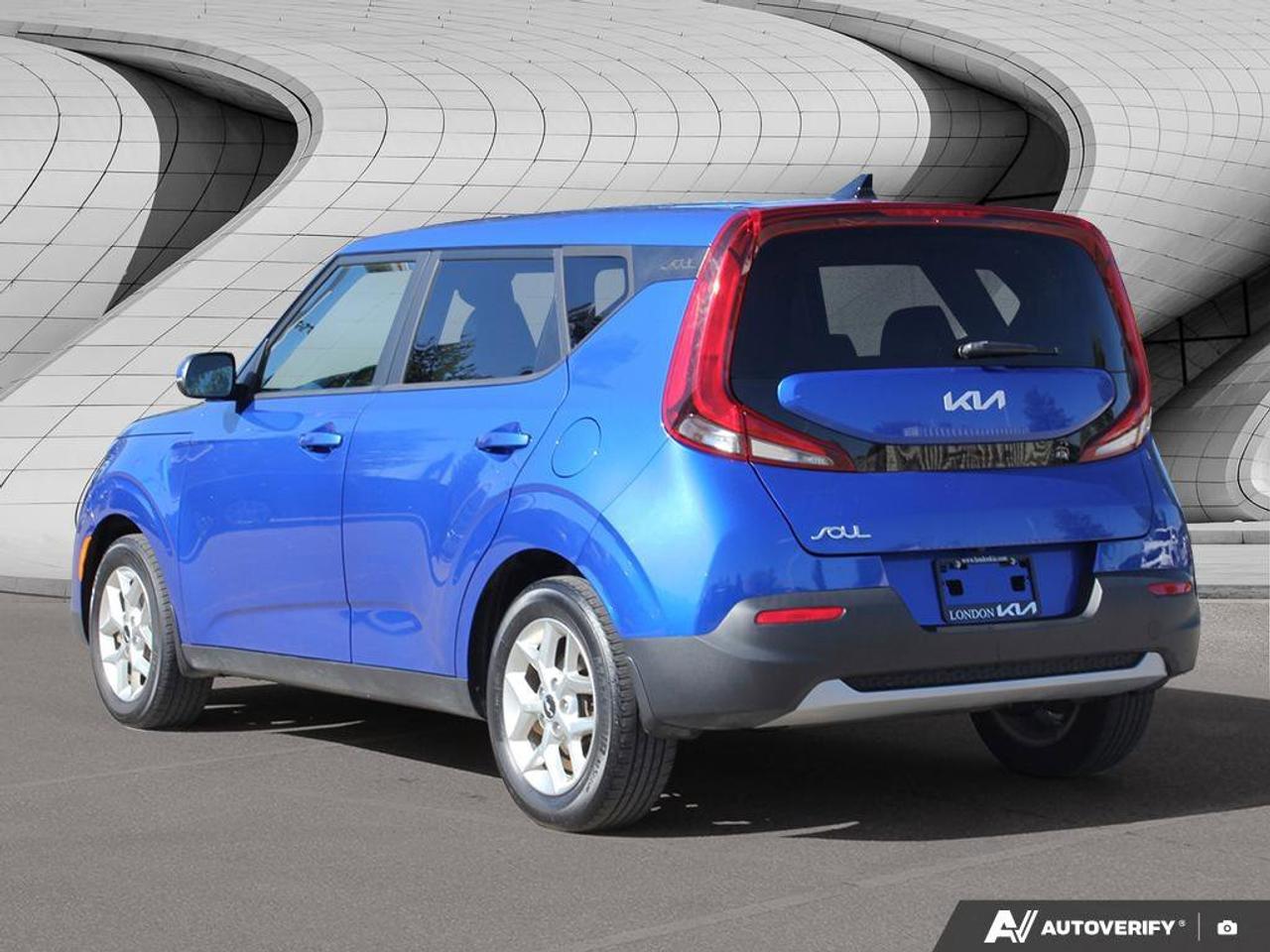 2022 Kia Soul EX   Apple CarPlay   Backup Camera   Heated Seats Photo3