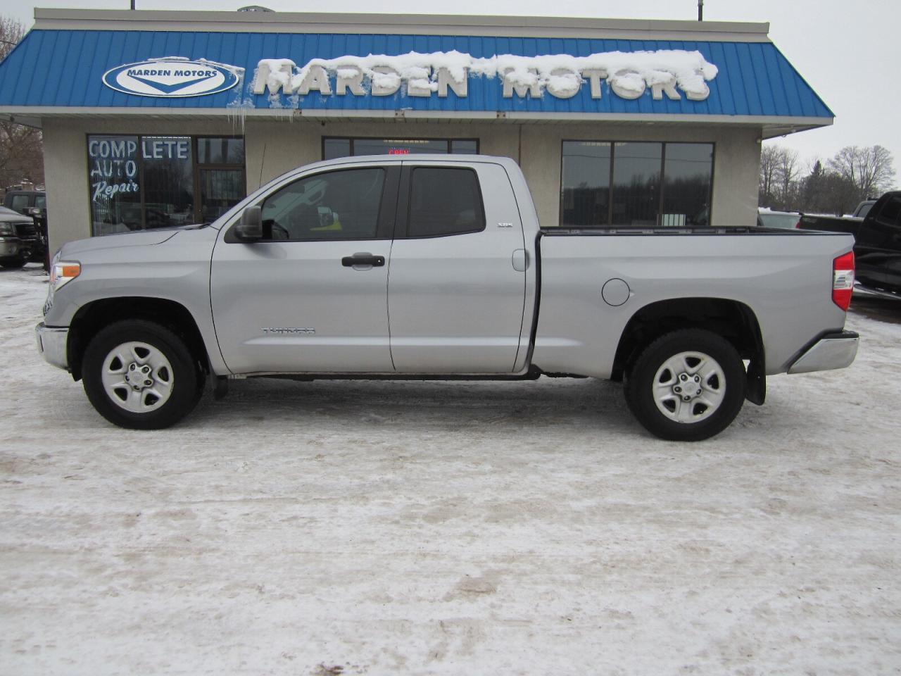 2015 Toyota Tundra 4WD Double Cab 146  4.6L SR5 Photo2