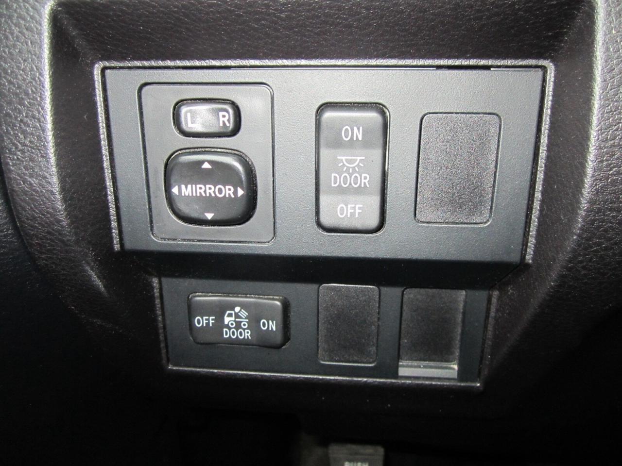 2015 Toyota Tundra 4WD Double Cab 146  4.6L SR5 Photo