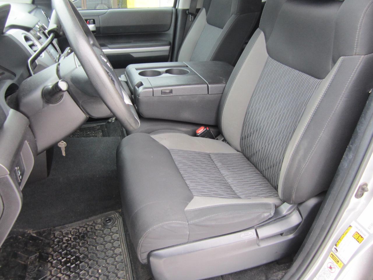 2015 Toyota Tundra 4WD Double Cab 146  4.6L SR5 Photo