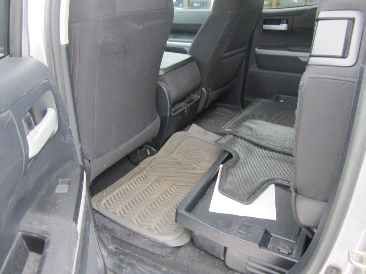 2015 Toyota Tundra 4WD Double Cab 146  4.6L SR5 Photo