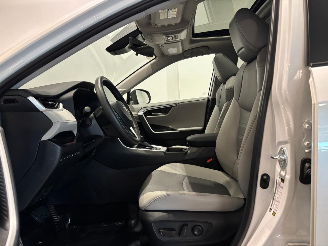 2025 Toyota RAV4 Hybrid Limited Photo