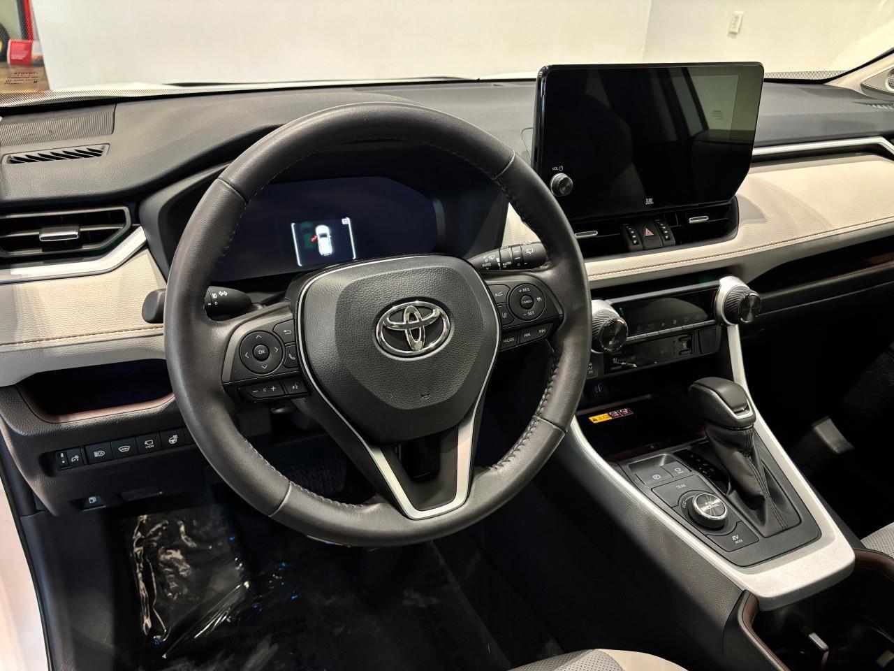 2025 Toyota RAV4 Hybrid Limited Photo