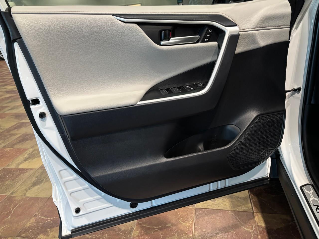 2025 Toyota RAV4 Hybrid Limited Photo