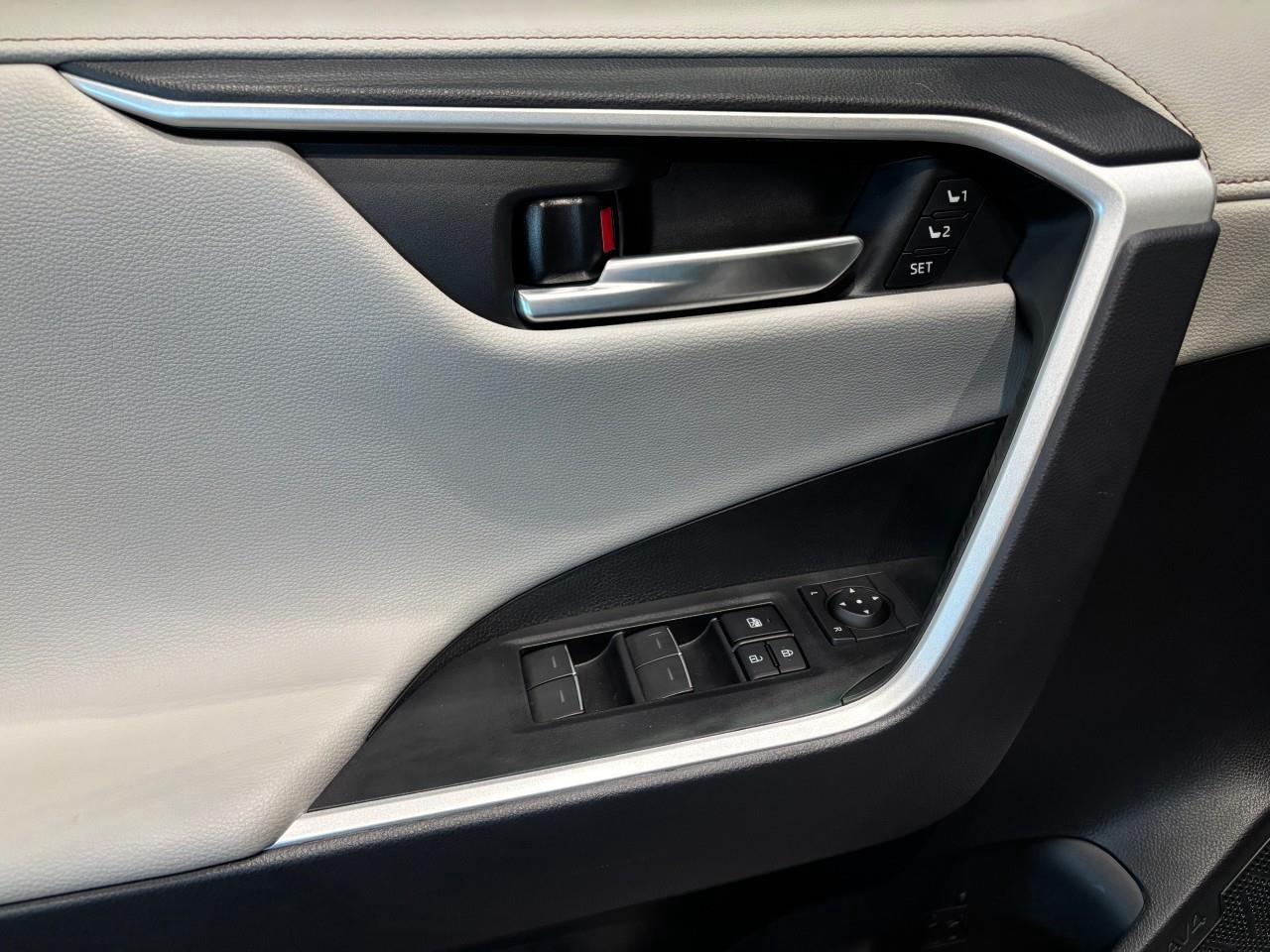 2025 Toyota RAV4 Hybrid Limited Photo