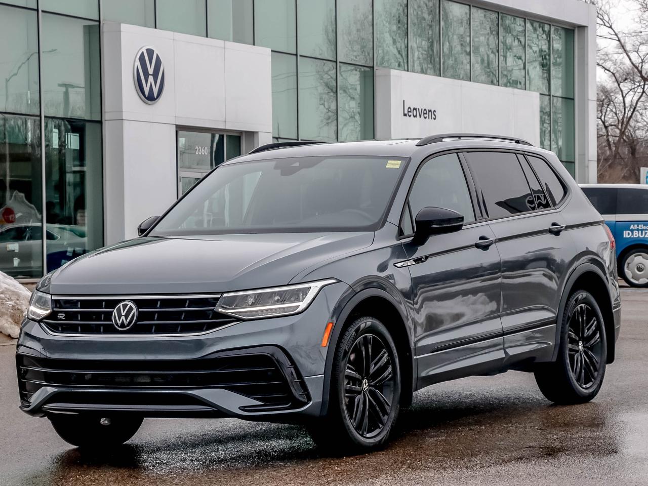 2022 Volkswagen Tiguan Comfortline R-Line Black Edition 4MOTION Photo0