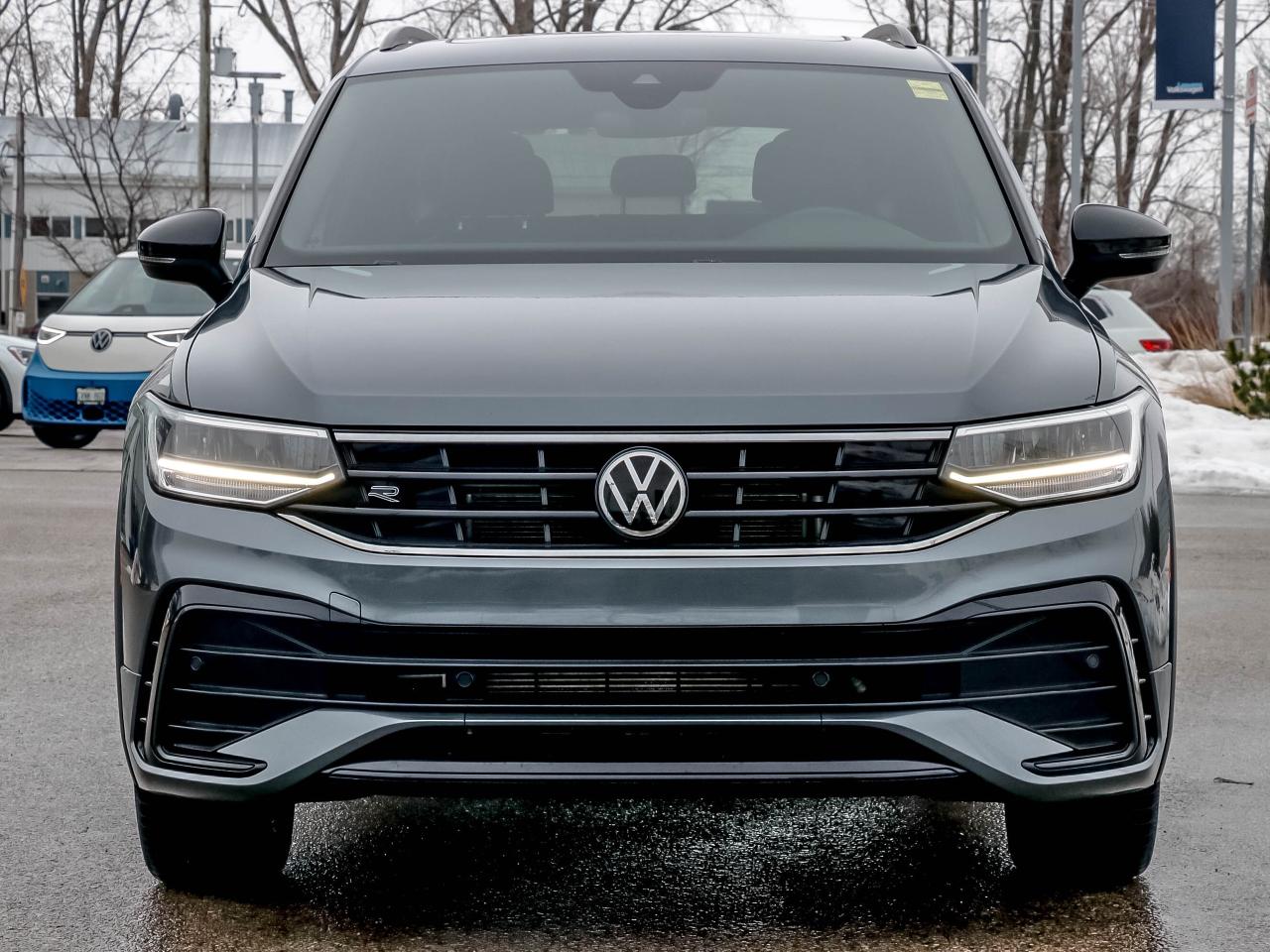 2022 Volkswagen Tiguan Comfortline R-Line Black Edition 4MOTION Photo