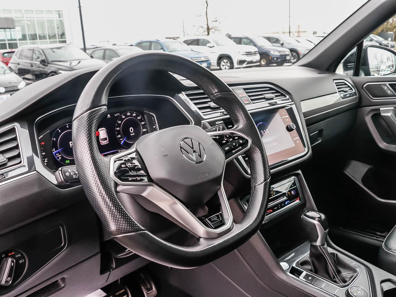 2022 Volkswagen Tiguan Comfortline R-Line Black Edition 4MOTION Photo