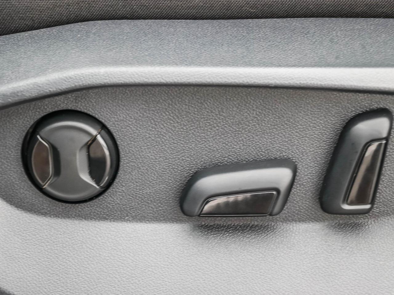 2022 Volkswagen Tiguan Comfortline R-Line Black Edition 4MOTION Photo