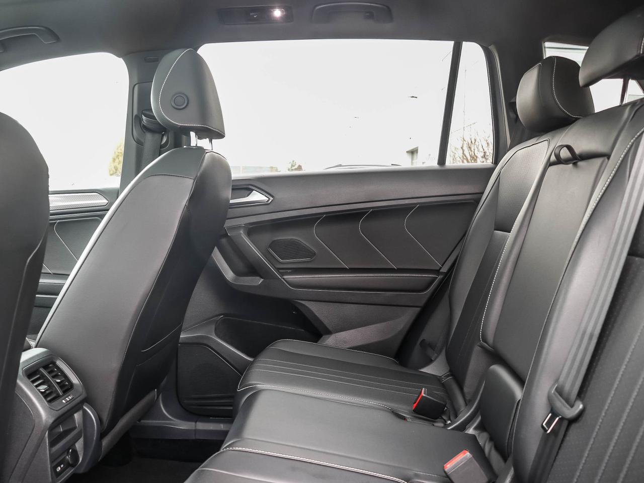 2022 Volkswagen Tiguan Comfortline R-Line Black Edition 4MOTION Photo