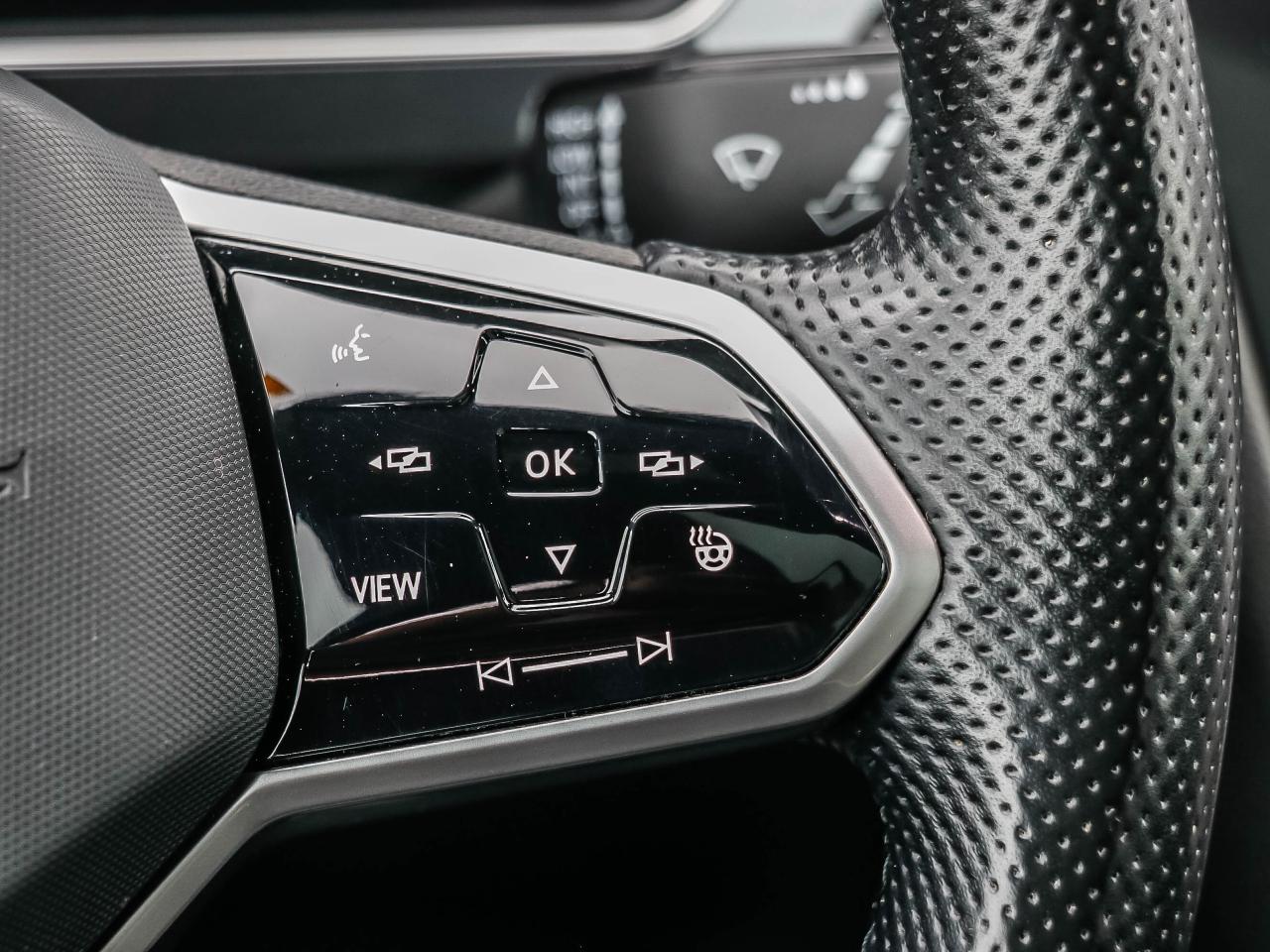 2022 Volkswagen Tiguan Comfortline R-Line Black Edition 4MOTION Photo