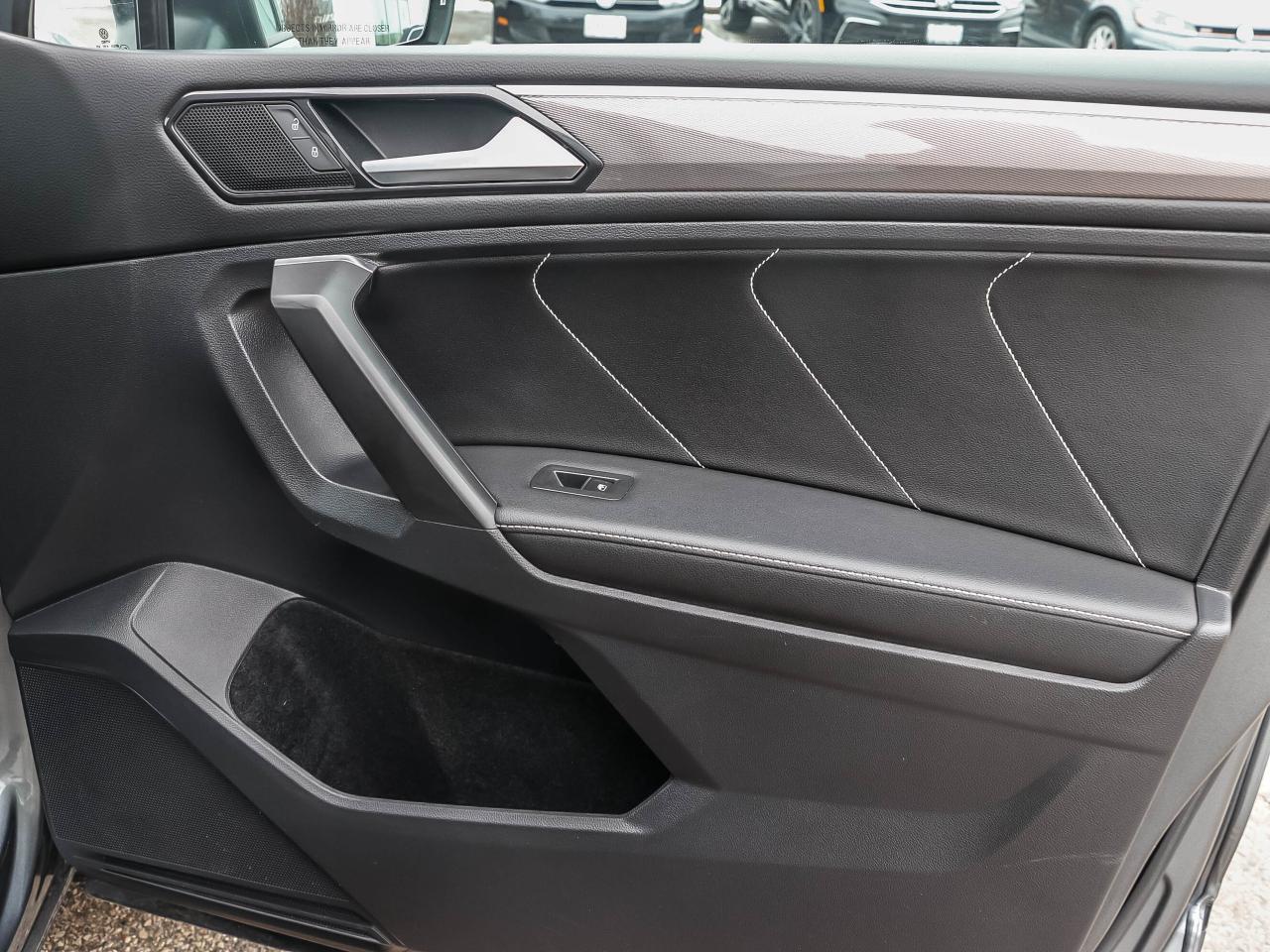 2022 Volkswagen Tiguan Comfortline R-Line Black Edition 4MOTION Photo