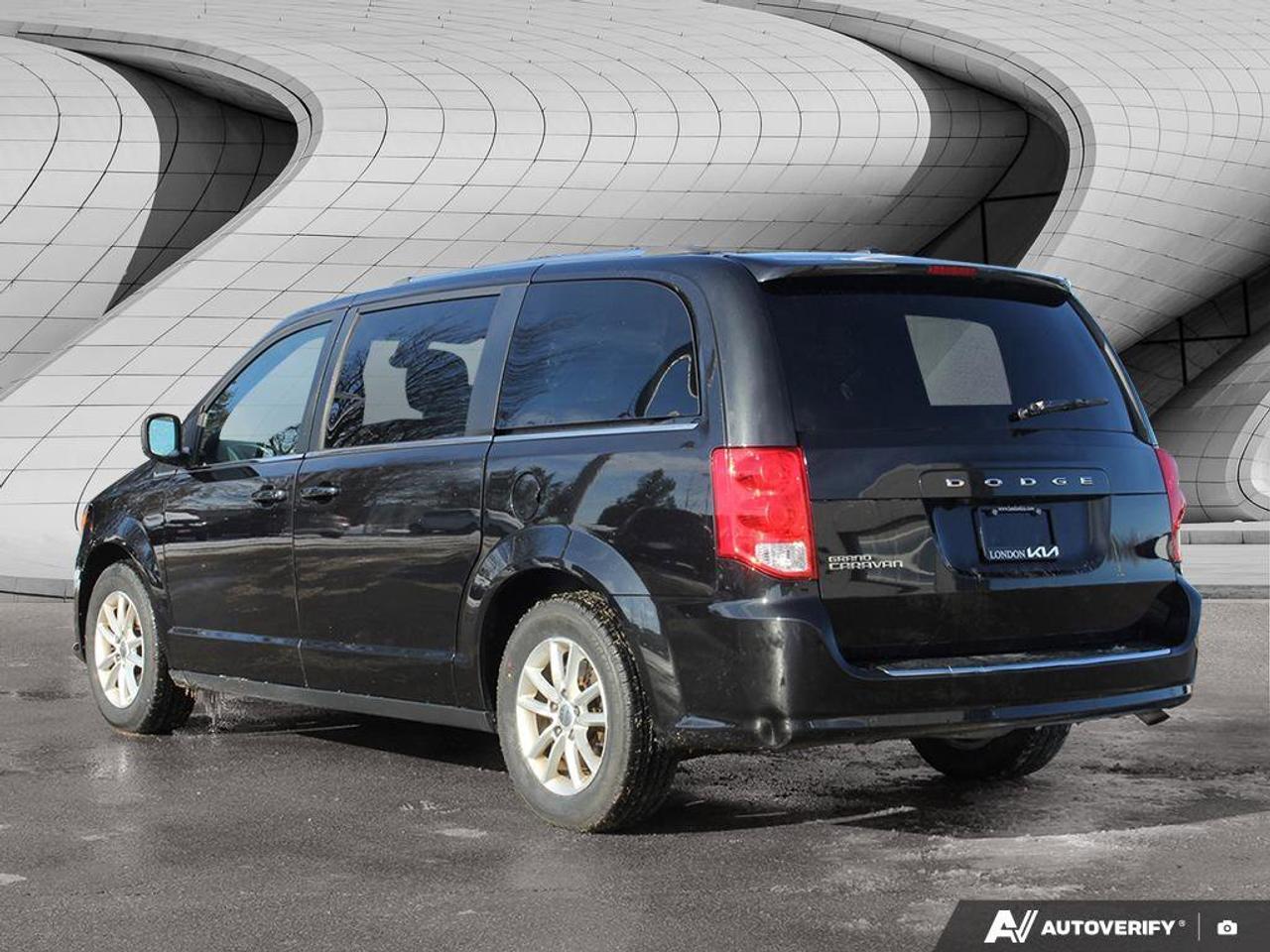 2020 Dodge Grand Caravan PREMIUM PLUS Photo3