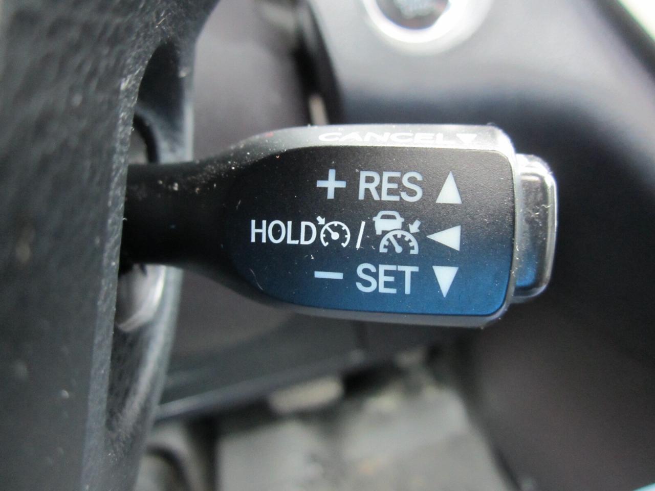 2018 Toyota Sienna SE 8-Passenger FWD 1 OWNER NO ACCIDENTS Photo